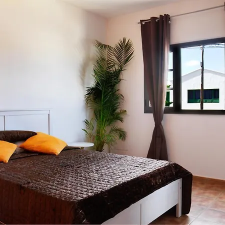 Charming House In With Private Pool Tinajo