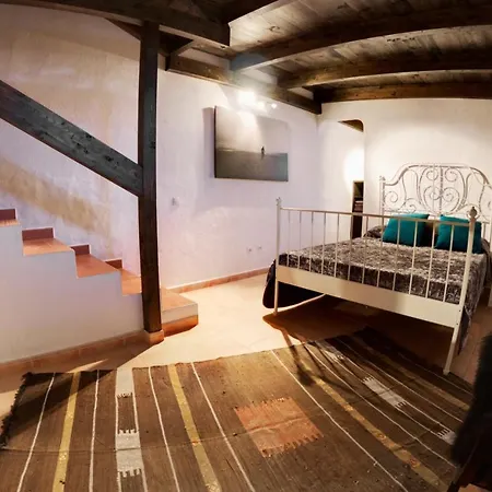 Charming House In With Private Pool